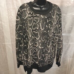 Ocean drive Oversized snake skin pattern sweatshirt, black & brown,  M, cozy
